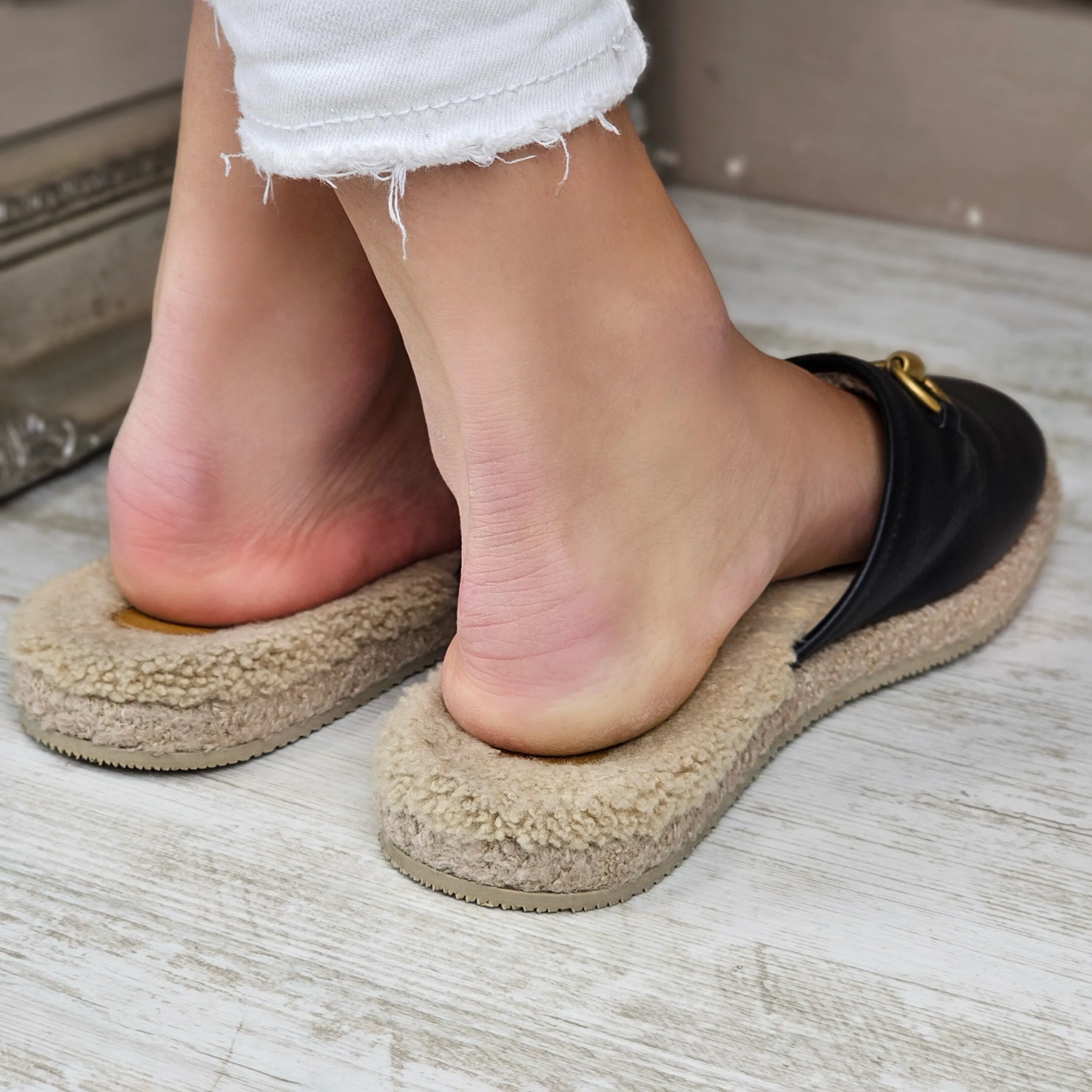 GUCCI FRIA SHEARLING FLATS EU 39.5/ UK 6.5