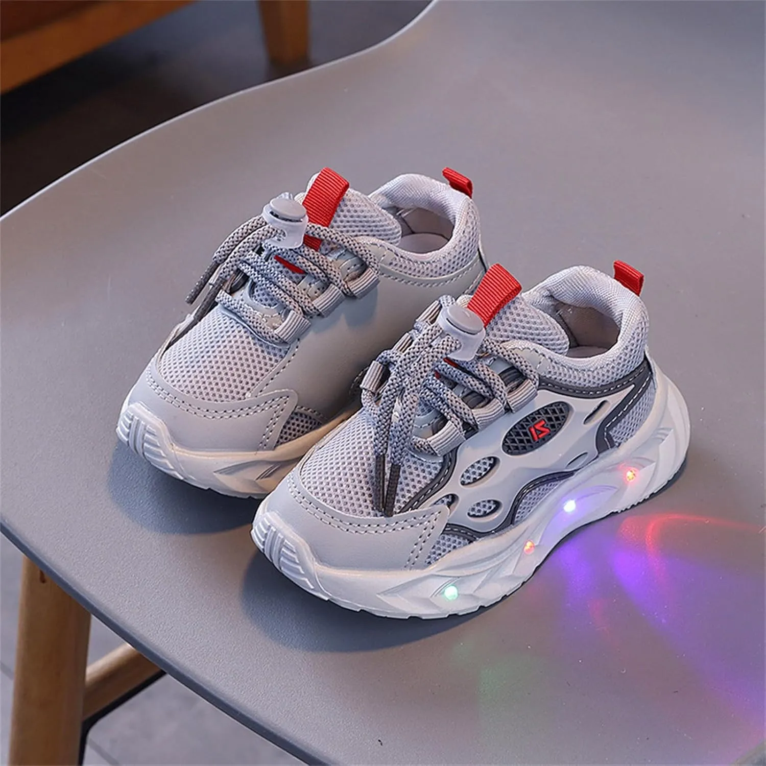 Kids Casual Athletic Light Up Shoes Toddler Boys Girls Tennis Work Walking Flat Shoes Workout Chunky Fashion Sneakers