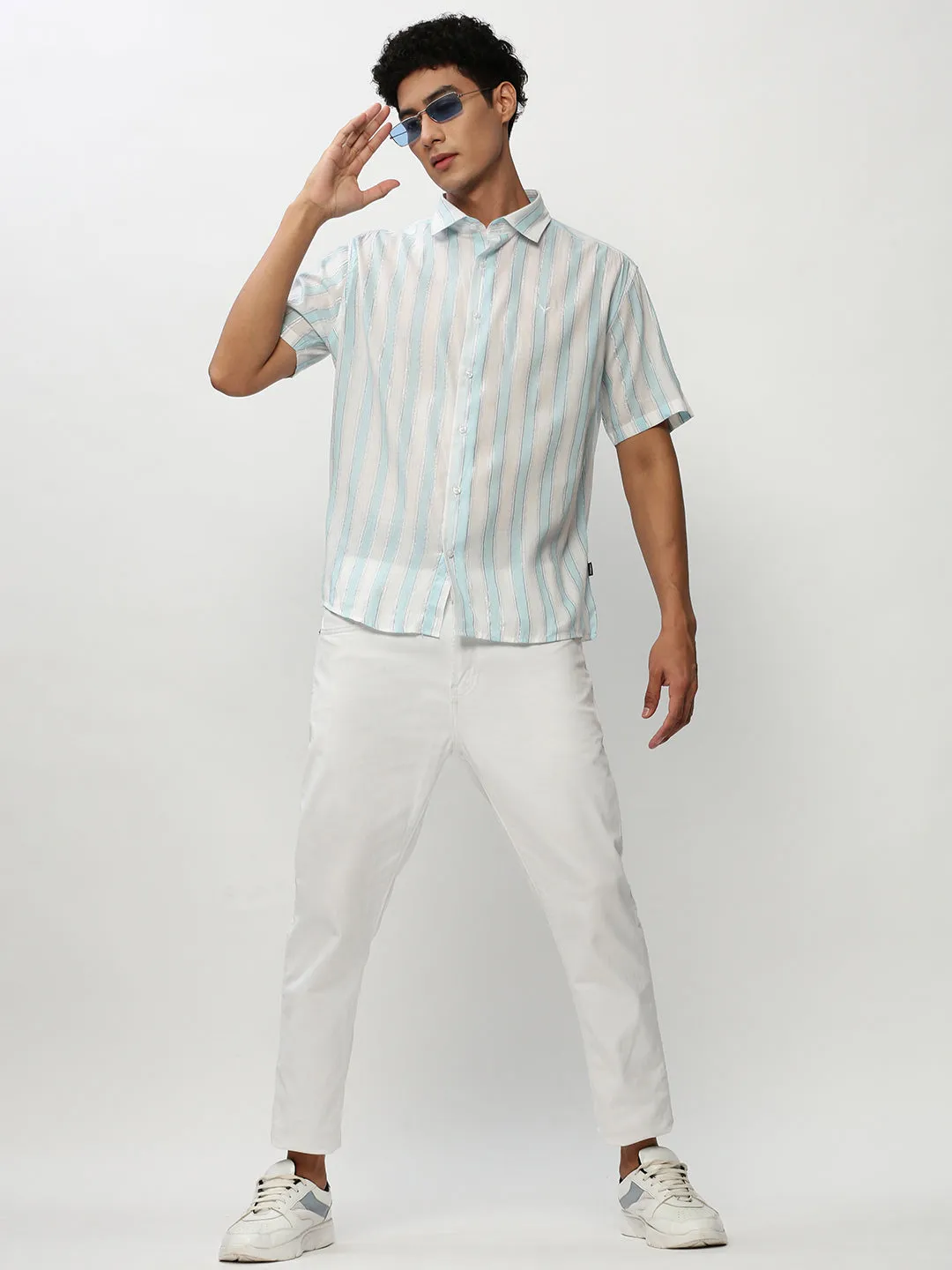 Men White Standard Vertical Striped Oxford Cotton Slim Fit Casual Shirt