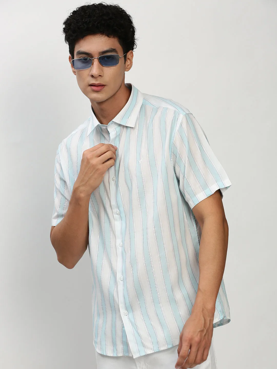 Men White Standard Vertical Striped Oxford Cotton Slim Fit Casual Shirt