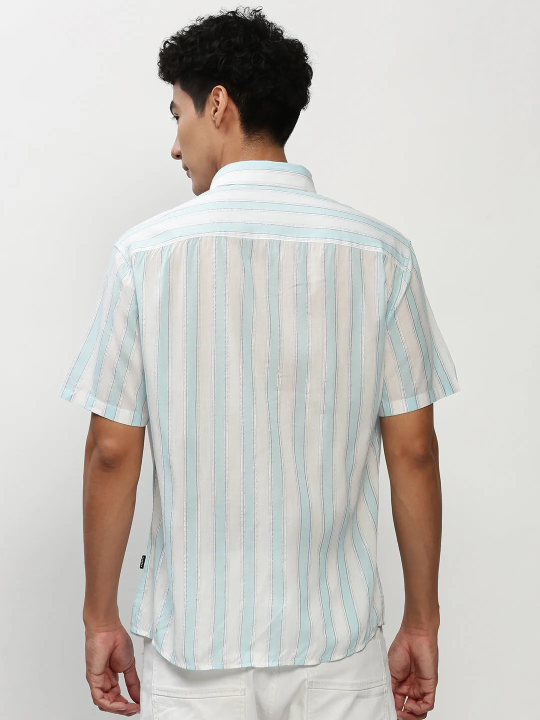 Men White Standard Vertical Striped Oxford Cotton Slim Fit Casual Shirt