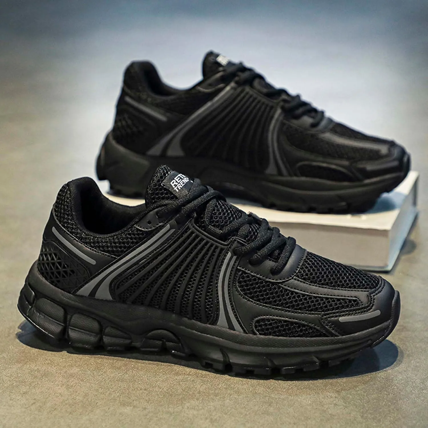 Men's Classic Lightweight Breathable Leisure Travel Hiking Shoes